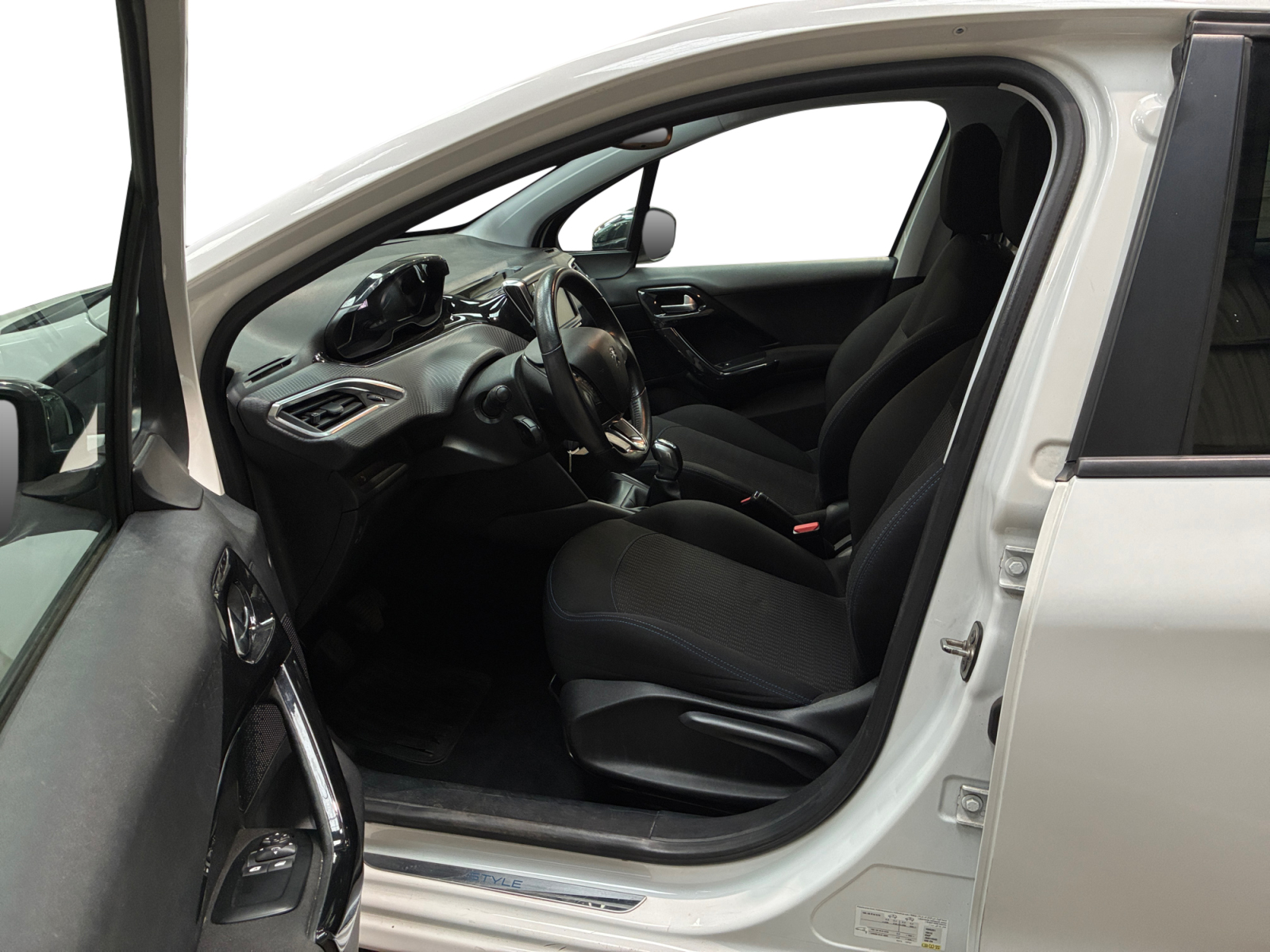 PEUGEOT 208 1.2 PureTech 82ch BVM5 Style 2018