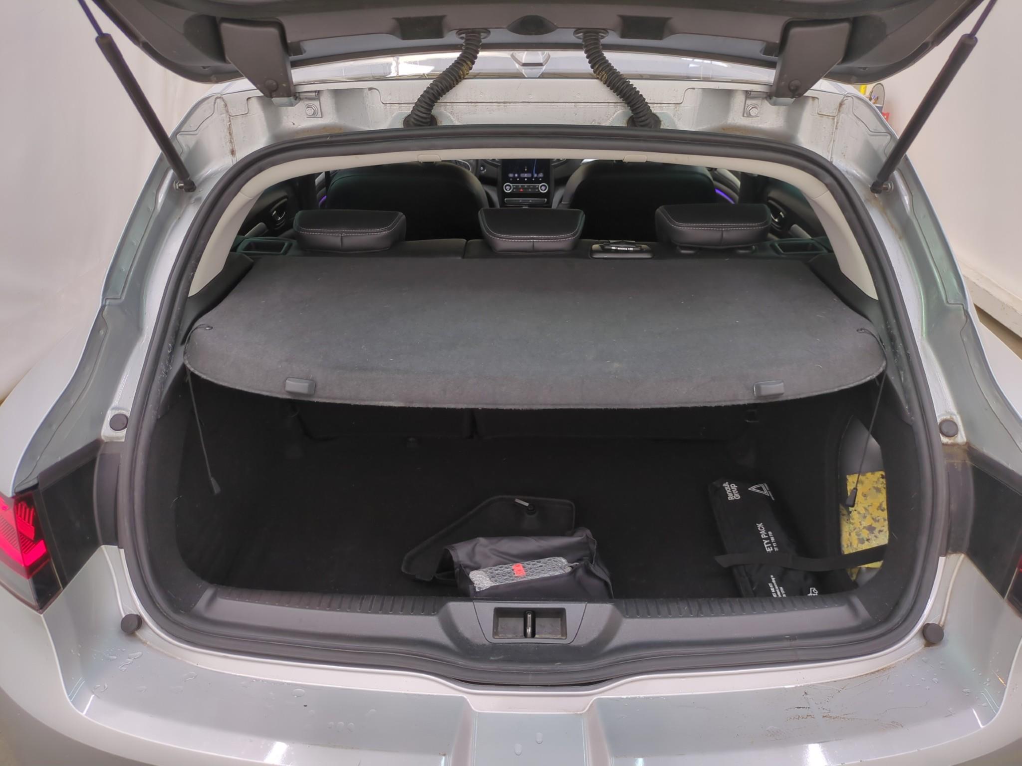 RENAULT MÉGANE MEGANE IV Berline Blue dCi 115 EDC Techno 2023