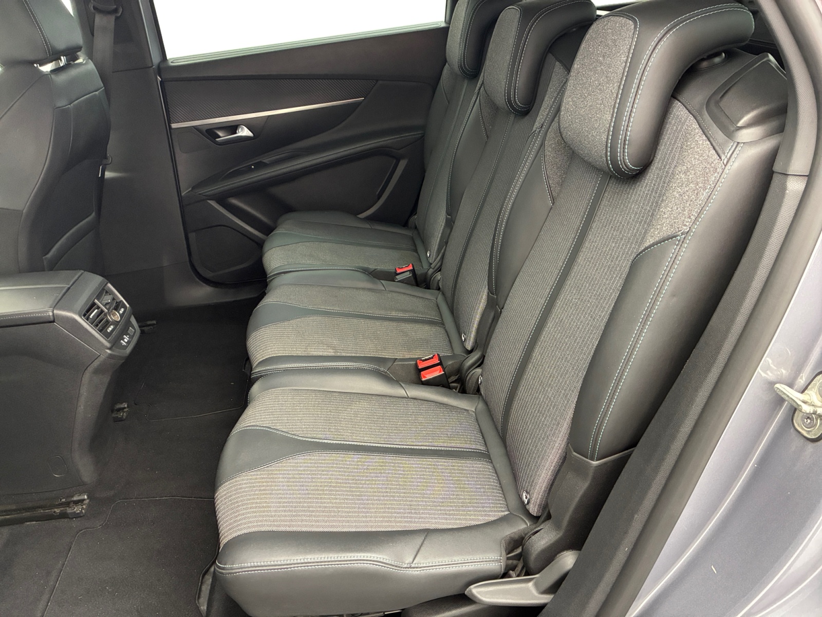 PEUGEOT 5008 PureTech 130ch S&S EAT8 Allure 2022