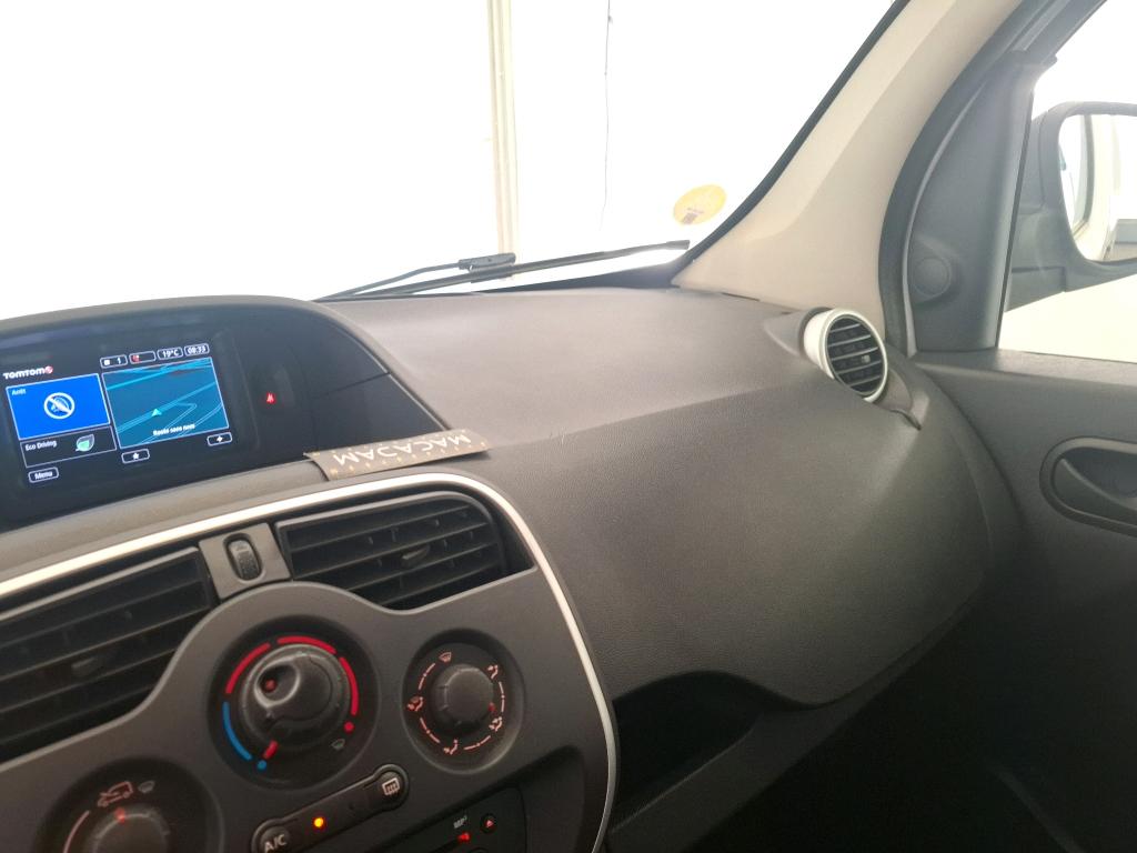 NISSAN  2021