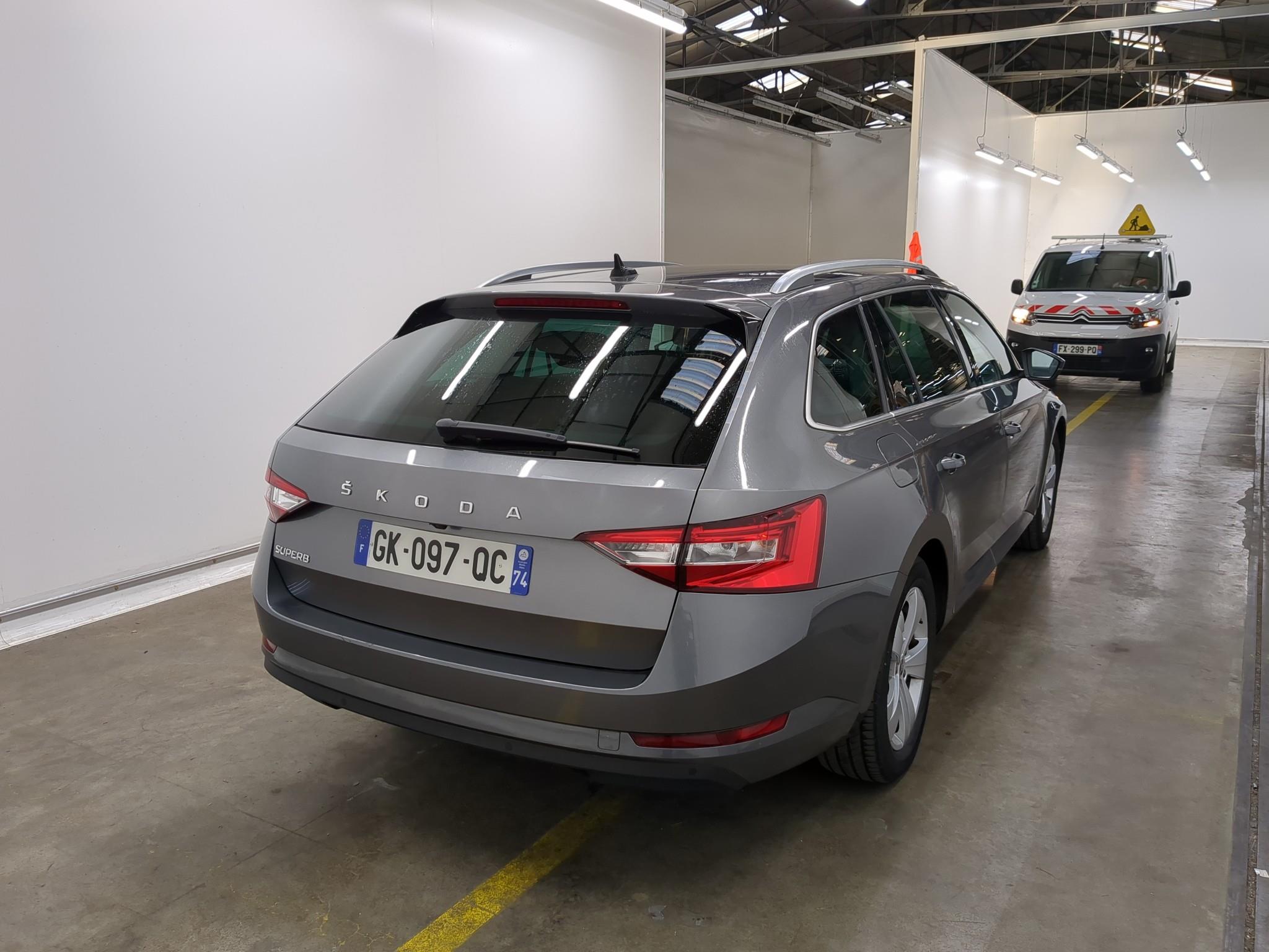 SKODA SUPERB COMBI 2.0 TDI 150 SCR DSG7 Business 2022