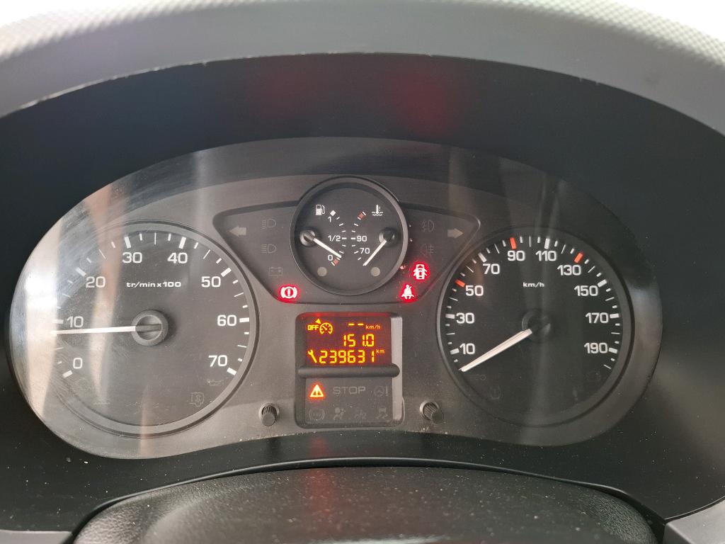 PEUGEOT PARTNER FGN FOURGON STANDARD 1.6 BLUEHDI 100 S&S BVM5 PREMIUM PACK 2018