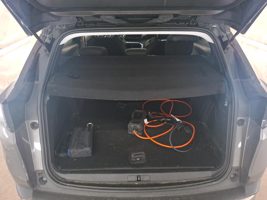 PEUGEOT 3008 Hybrid 225 e-EAT8 Roadtrip 2022