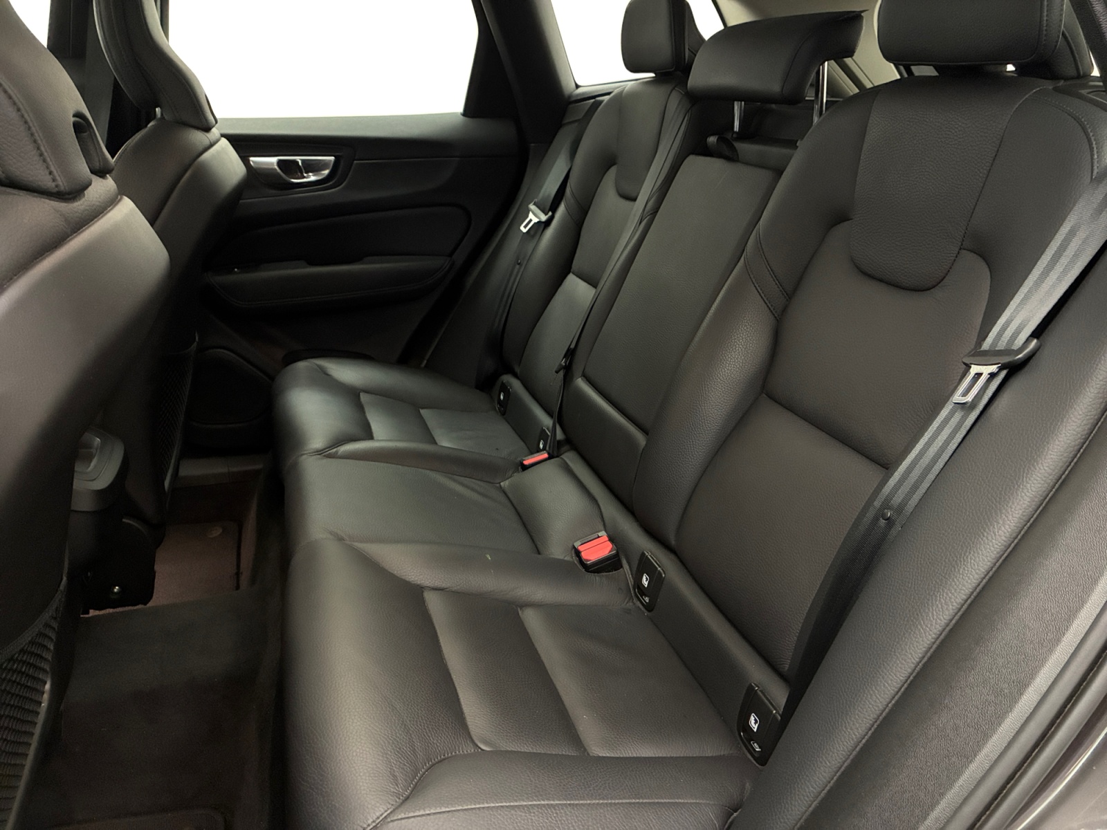 VOLVO XC60 B4 197 ch Geartronic 8 Plus Style Dark 2023