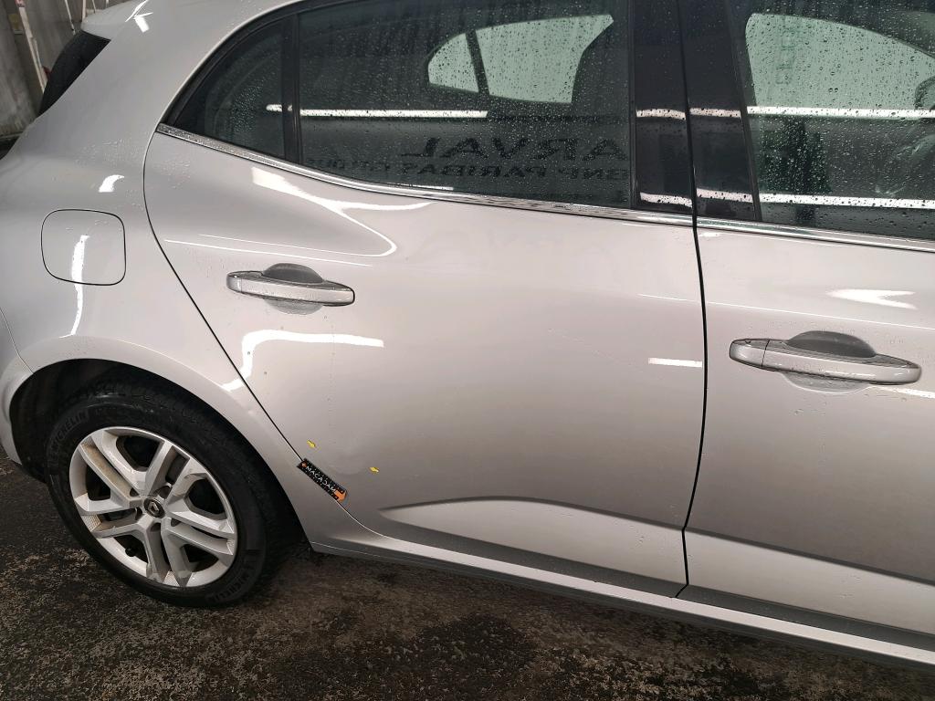 RENAULT MÉGANE MEGANE IV BERLINE Blue dCi 115 Business 2019