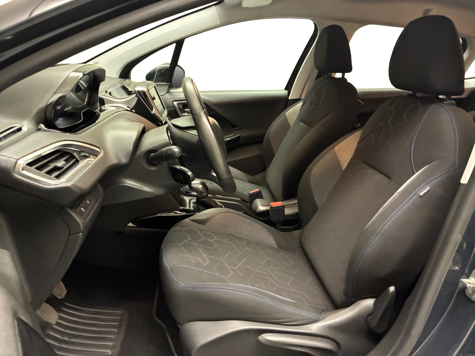 PEUGEOT 2008 BlueHDi 100ch S&S BVM5 Signature 2019
