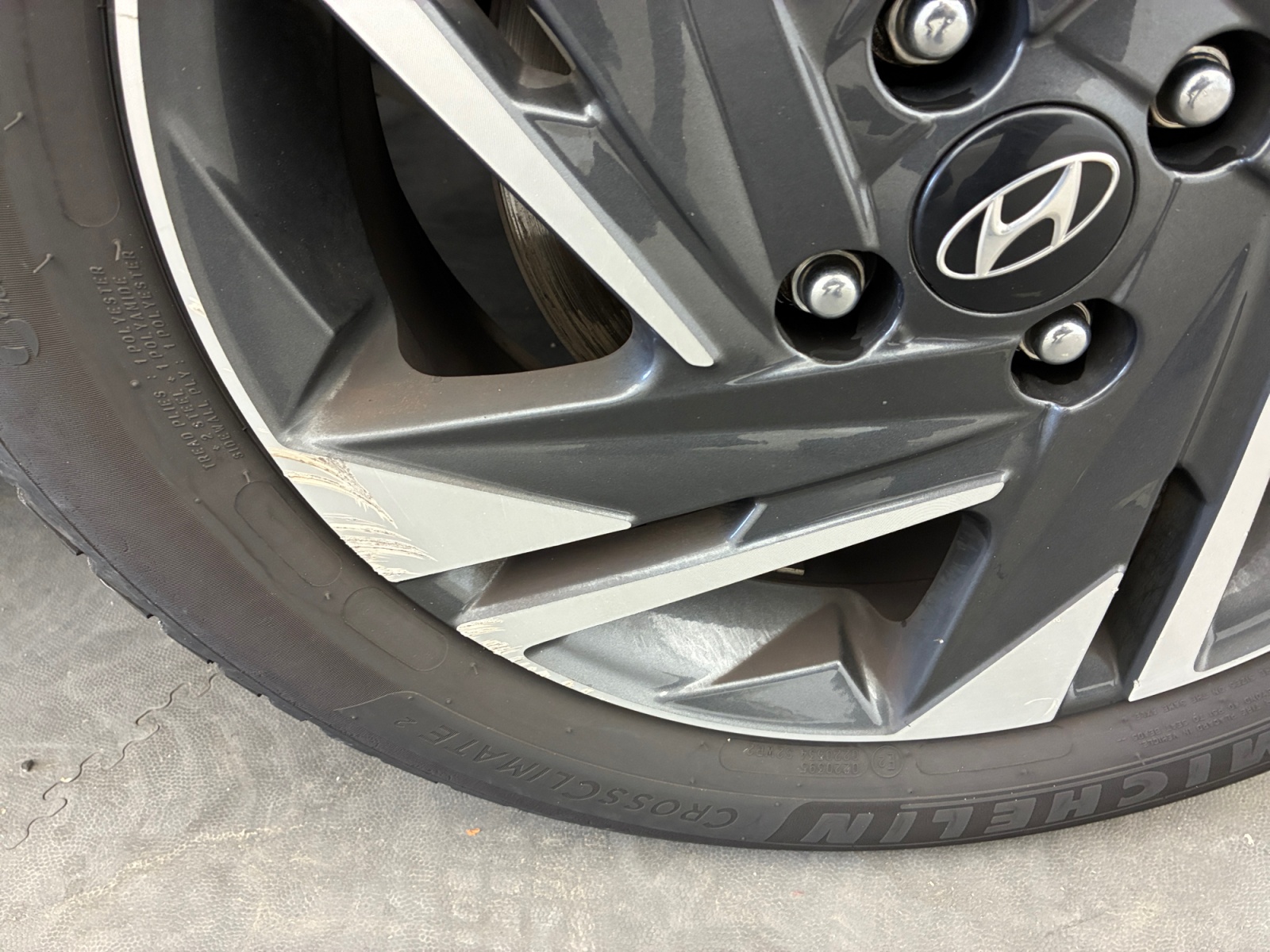 HYUNDAI Bayon 1.0 T-GDi 100 DCT-7 Hybrid 48V Intuitive 2024