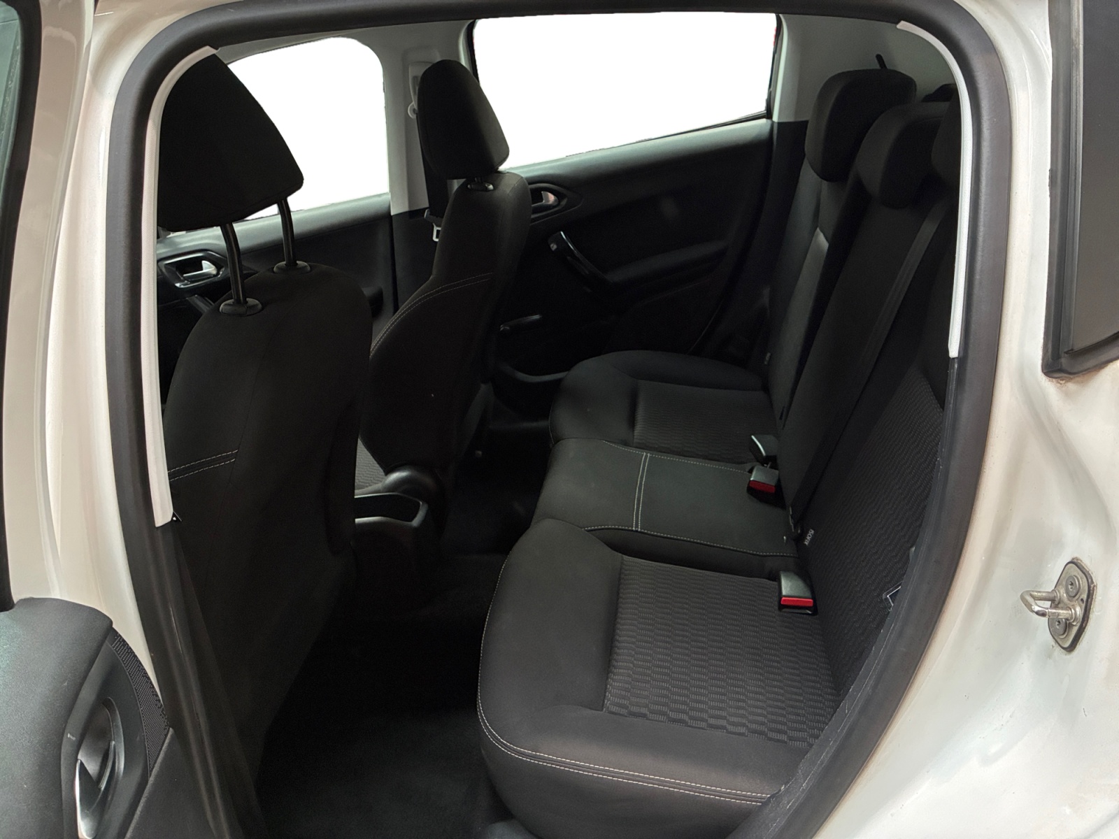 PEUGEOT 208 1.6 BlueHDi 75ch BVM5 Active 2015