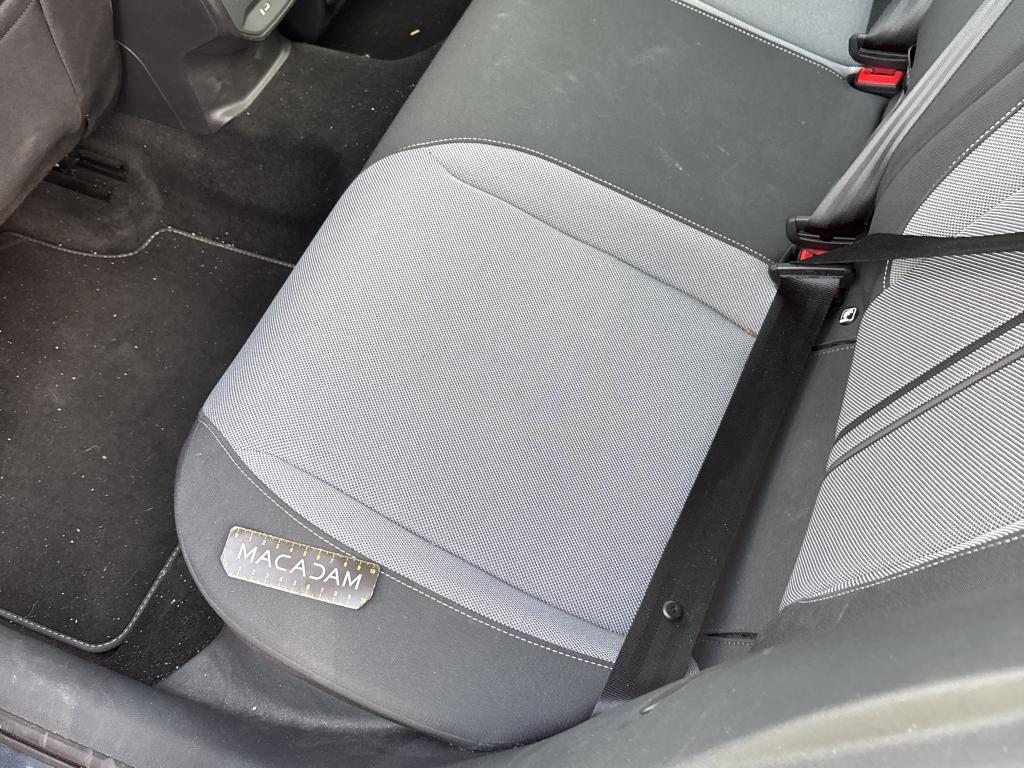SEAT LEON 1.5 eTSI Hybrid 115 DSG7 Business 2025