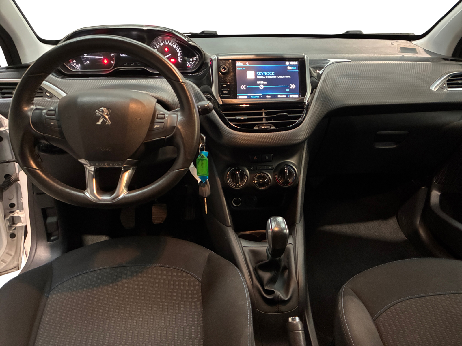 PEUGEOT 208 1.2 PureTech 82ch BVM5 Style 5 portes 2018