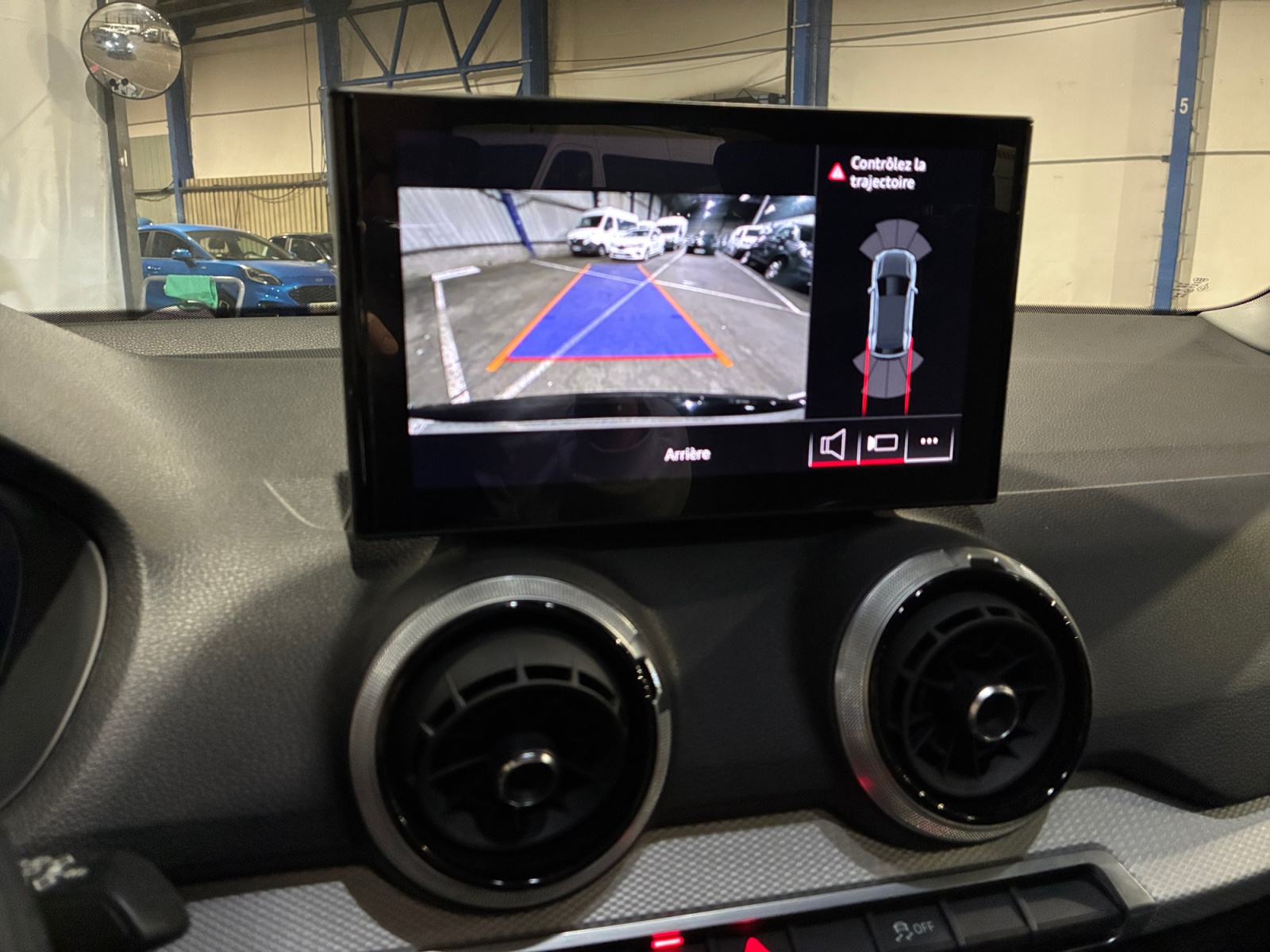 AUDI Q2 30 TFSI 110 BVM6 Design 2025
