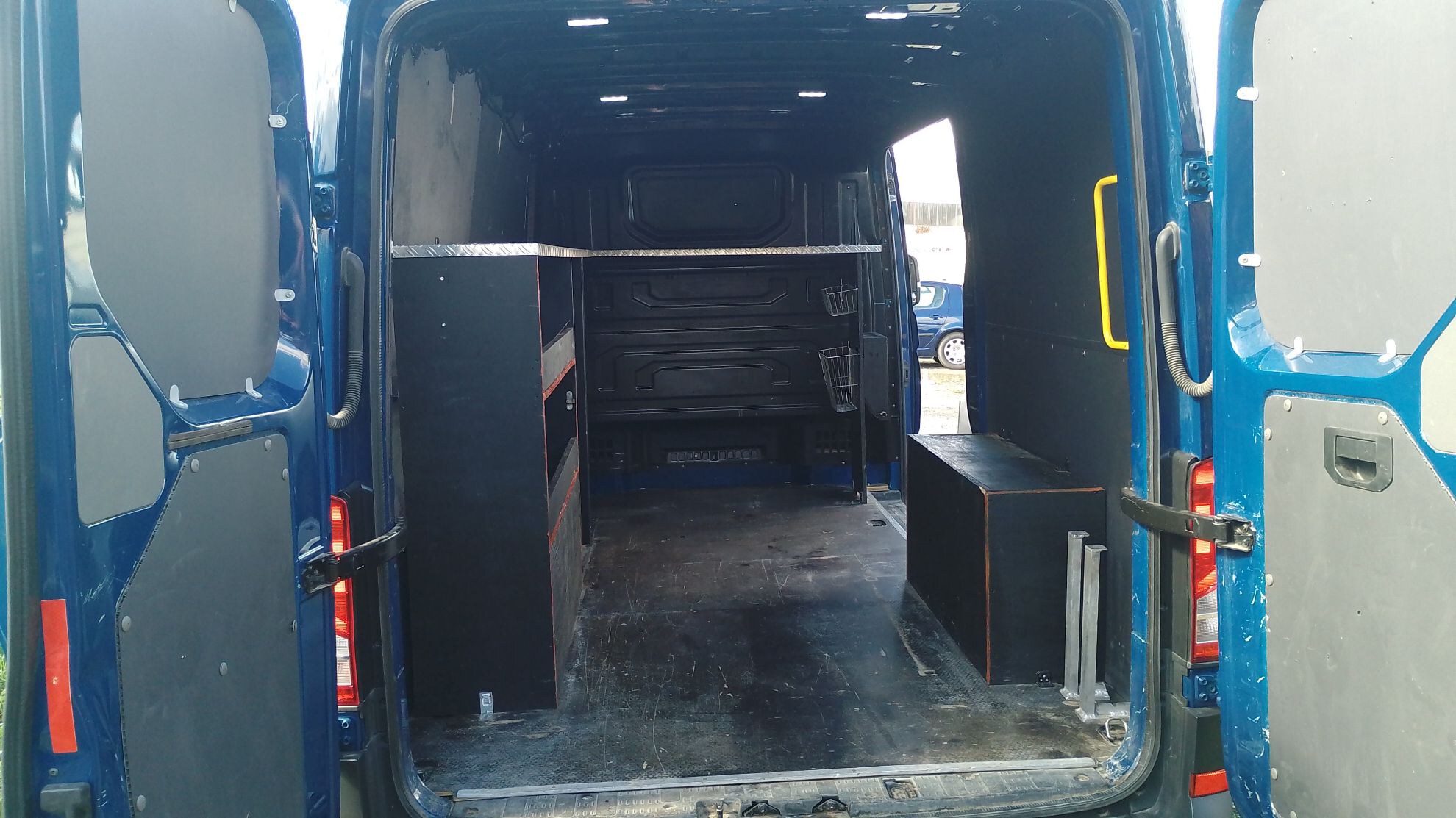 VOLKSWAGEN CRAFTER FOURGON VAN 35 L3H3 2.0 TDI 140 CH BUSINESS 2021