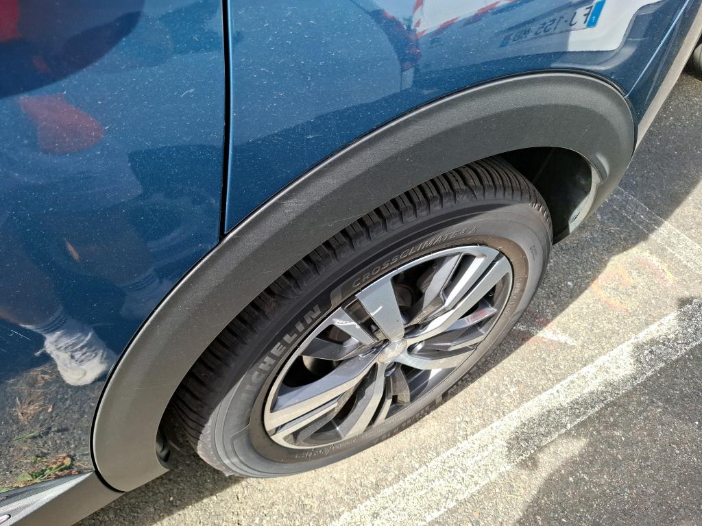 PEUGEOT 3008 Hybrid 225 e-EAT8 Allure Pack 2022