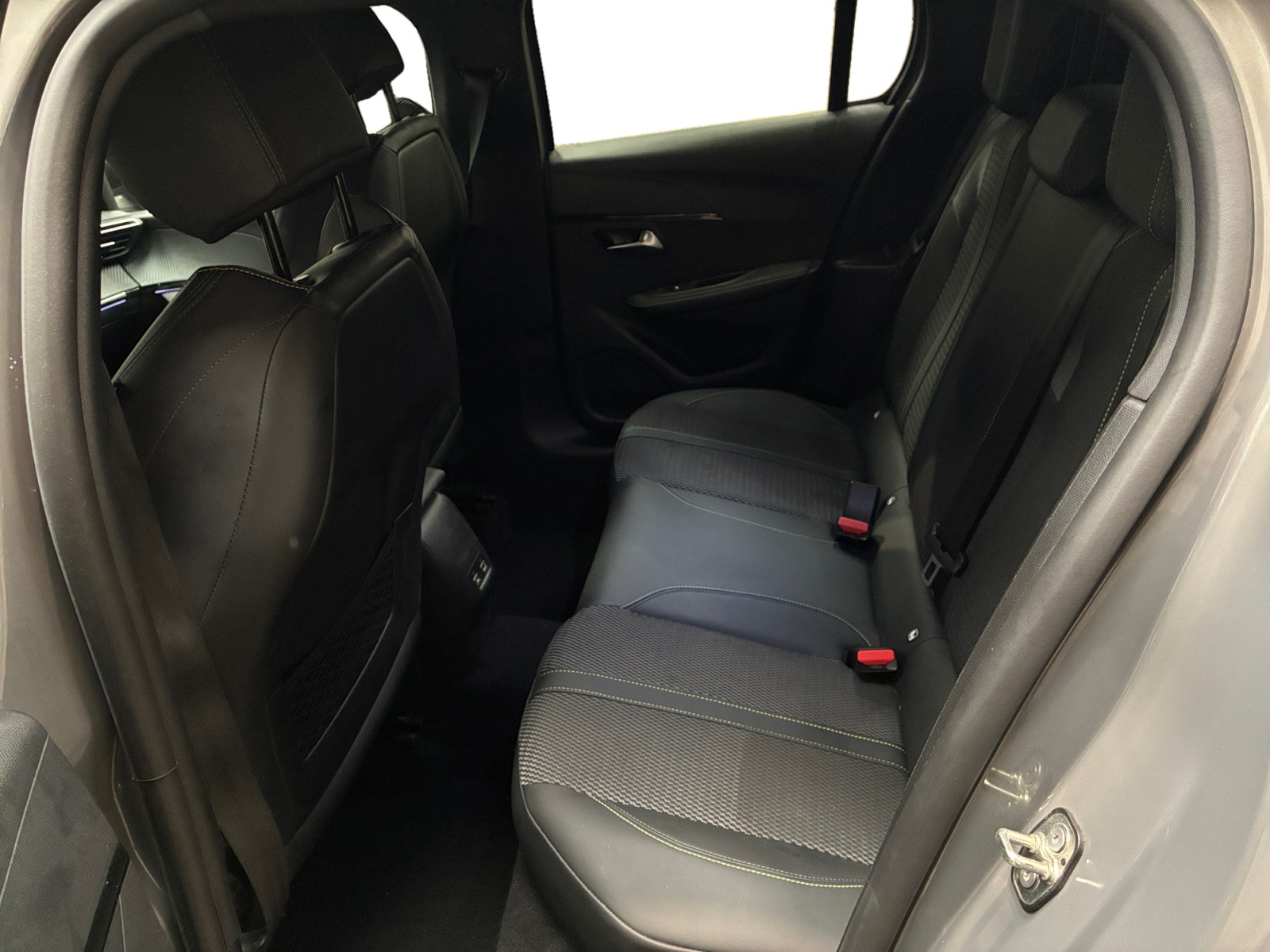 PEUGEOT 208 Hybrid 136 e-DCS6 GT 2025