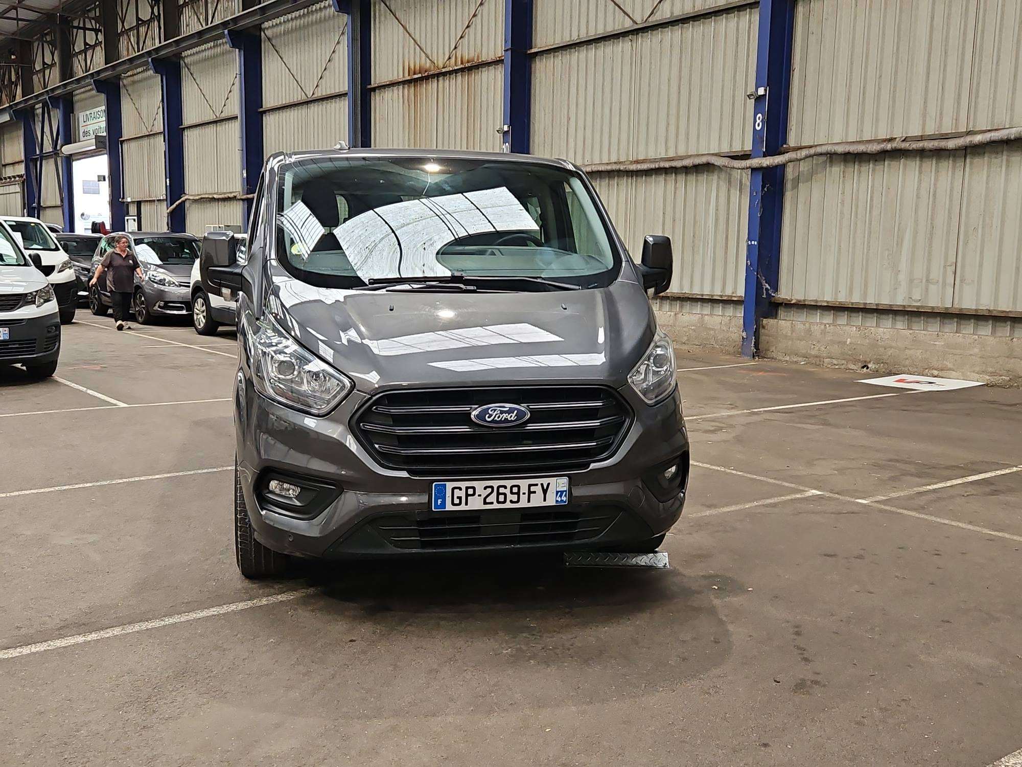 FORD TRANSIT Custom KOMBI 320 L2H1 2.0 EcoBlue 130 Trend Business 2023