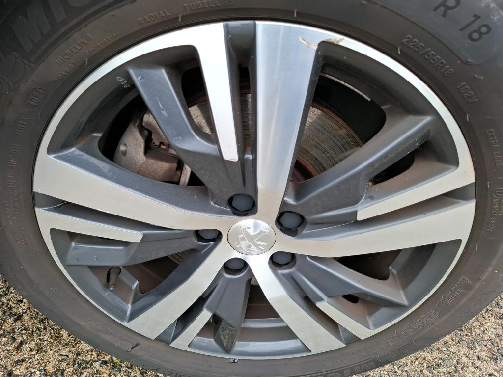 PEUGEOT 3008 Hybrid 225 e-EAT8 Allure 2022