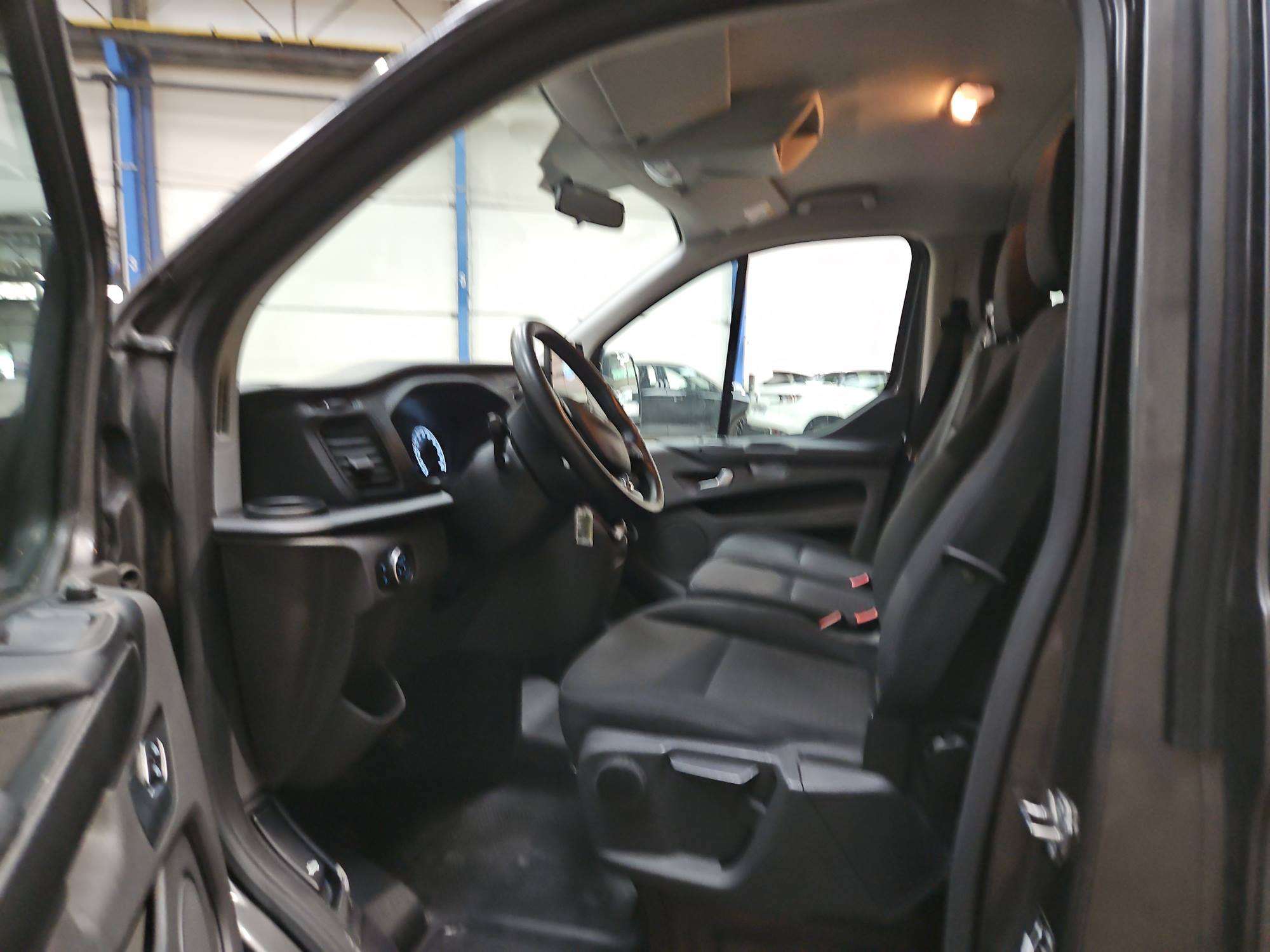 FORD TRANSIT Custom KOMBI 320 L2H1 2.0 EcoBlue 130 Trend Business 2023