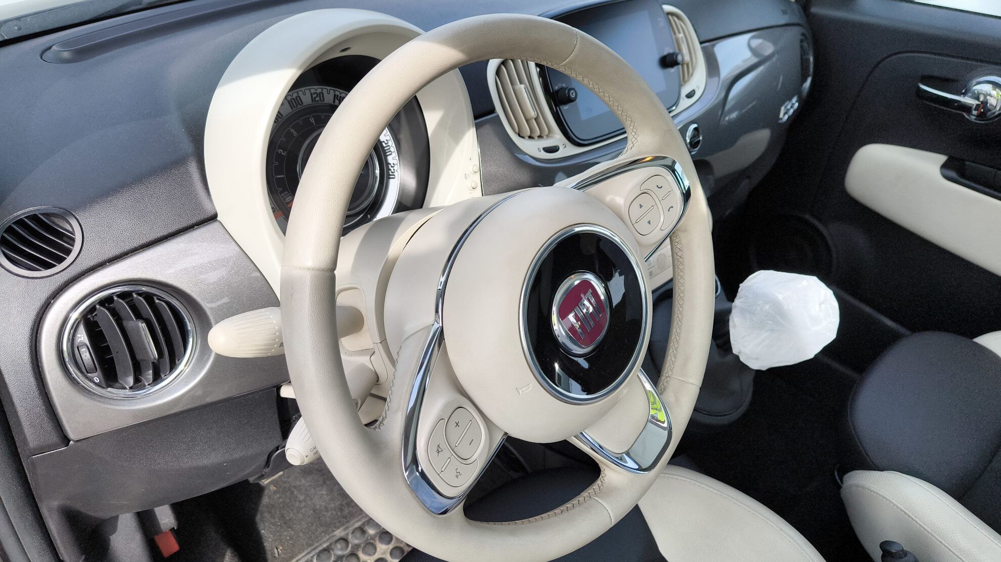 FIAT 500 1.0 70 ch Hybride BSG S/S Dolcevita 2022
