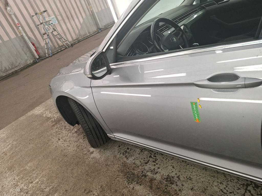 VOLKSWAGEN PASSAT SW 2.0 TDI EVO SCR 122 DSG7 Life Plus 2023