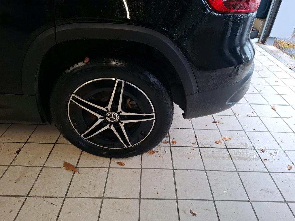 MERCEDES-BENZ EQB 250+ AMG Line 2024