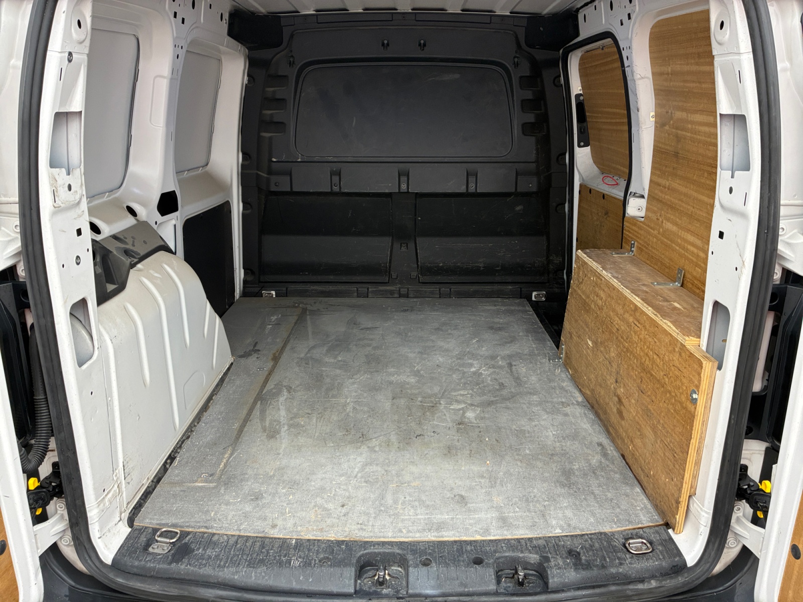 VOLKSWAGEN CADDY 2023