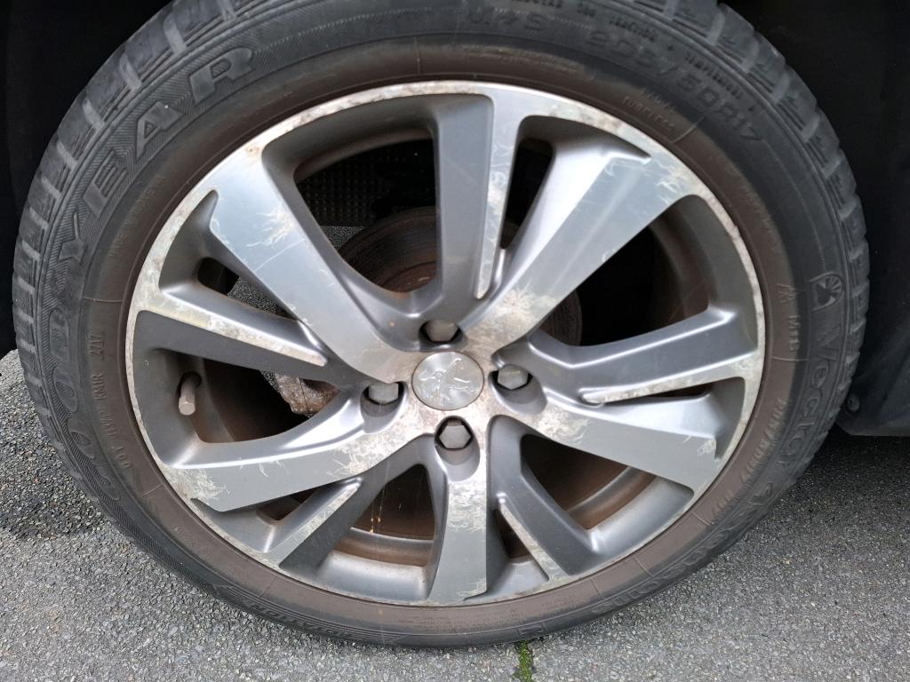 PEUGEOT 2008 1.2 PureTech 110ch S&S BVM5 Allure 2017