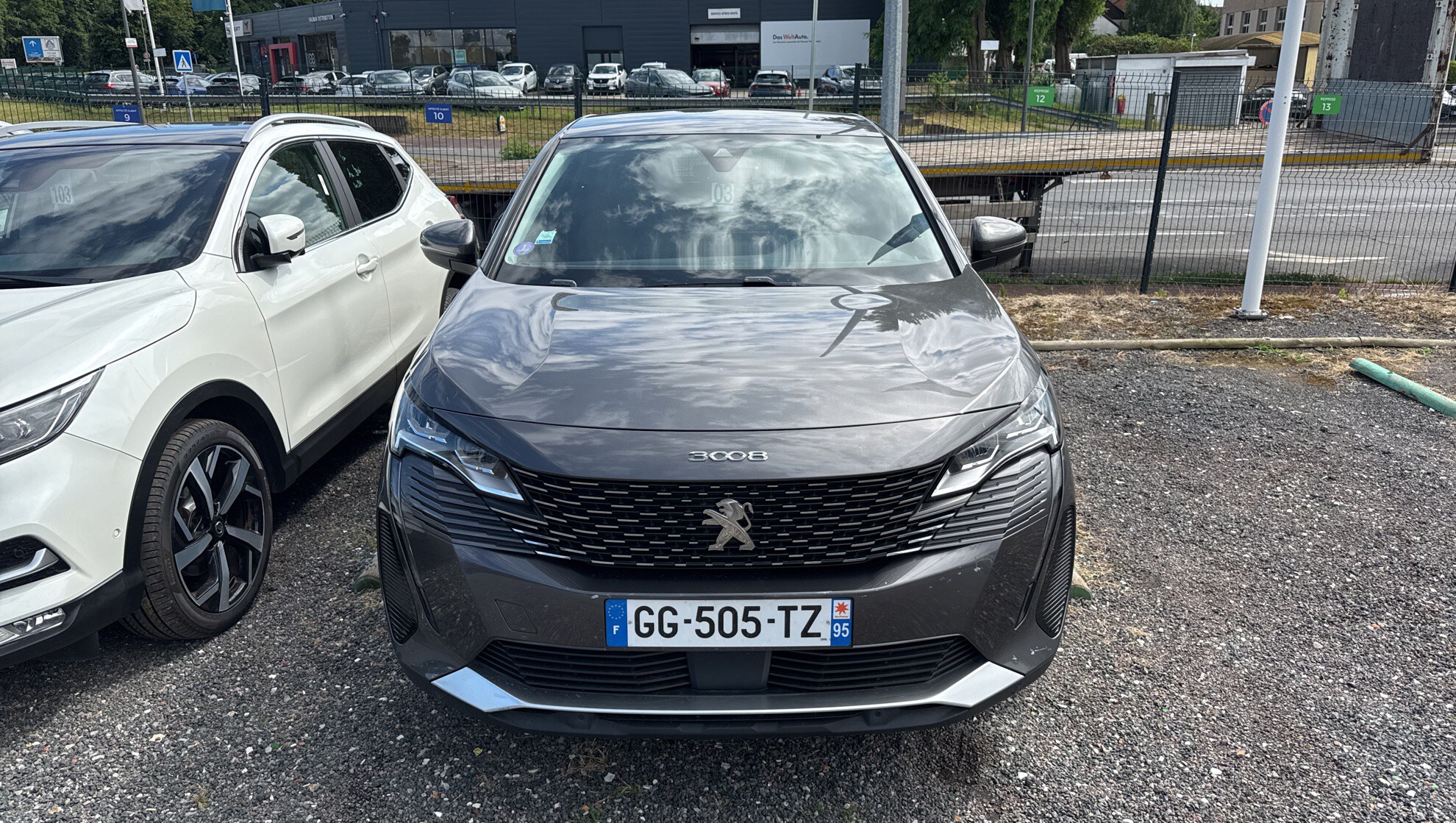 3008 HYBRID