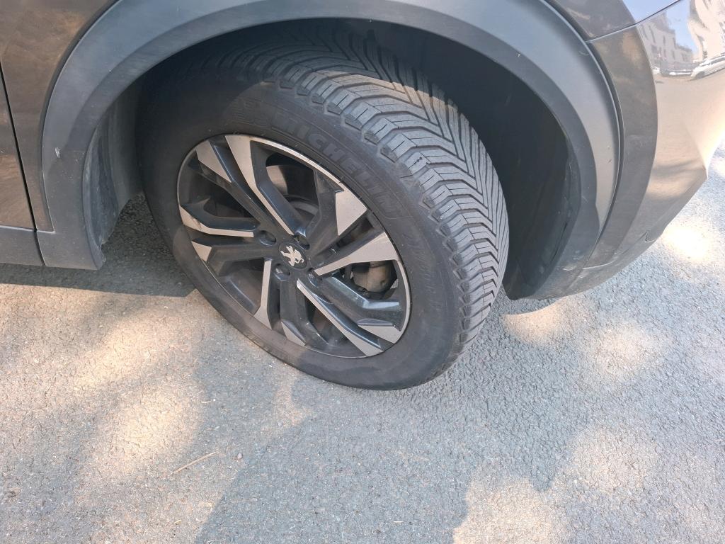 PEUGEOT 2008 BlueHDi 130 S&S EAT8 Allure Pack 2022