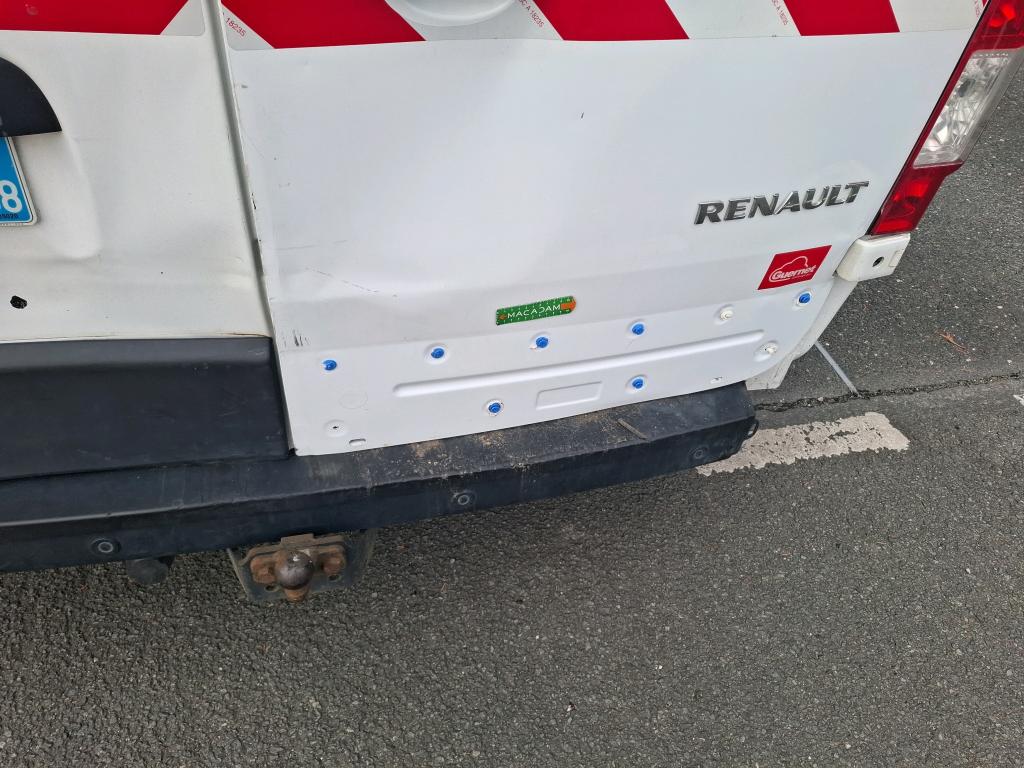 RENAULT MASTER FOURGON FGN L2H2 3.5t 2.3 dCi 130 E6 GRAND CONFORT 2018