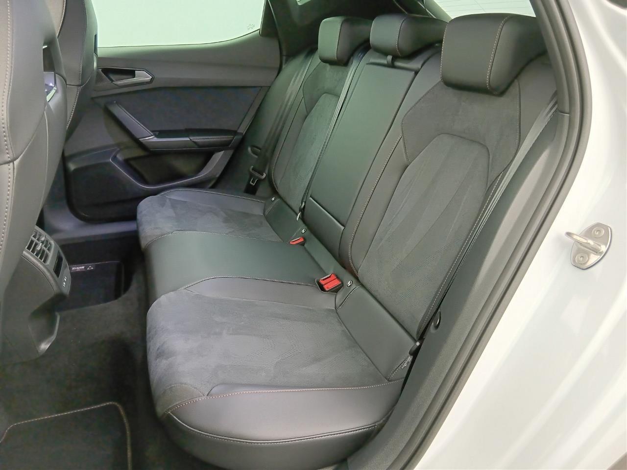CUPRA Leon 1.5 eTSI Hybrid150 ch DSG7 V 2025
