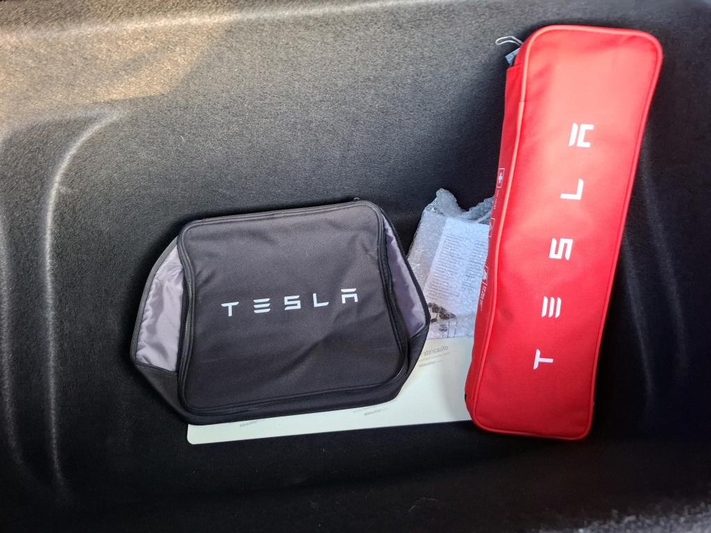 TESLA  2022