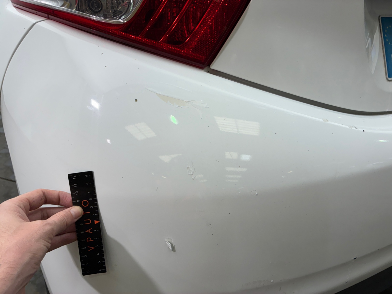 PEUGEOT 208 1.6 e-HDi 92ch ETG6 Allure 2014