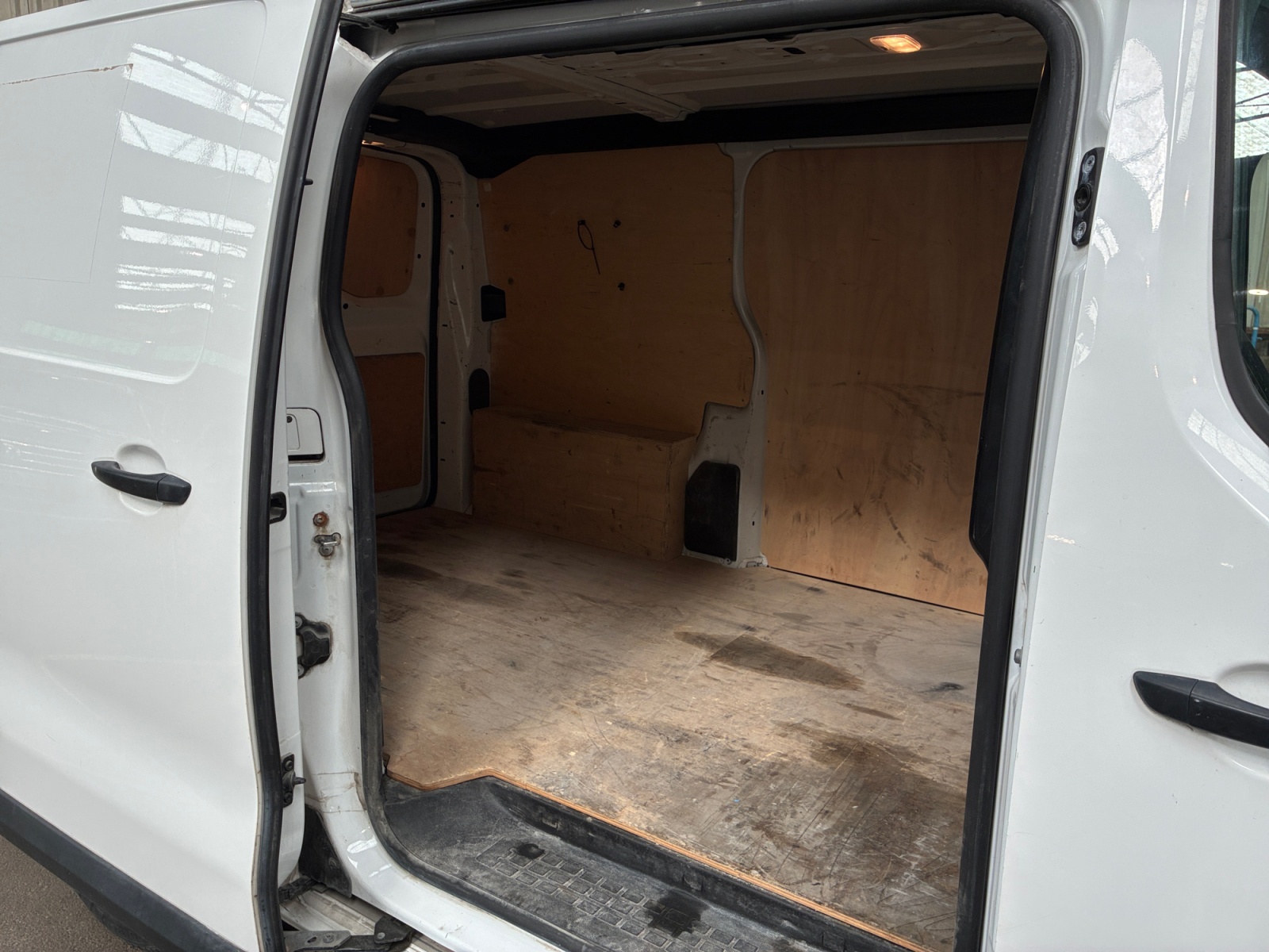 PEUGEOT EXPERT FGN TOLE STANDARD BLUEHDI 145 S&S BVM6 PREMIUM 2021