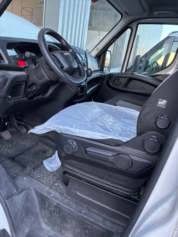 IVECO 35S14V16 2.3 140 ch Pack business ouverture portes 270 degrés 2023