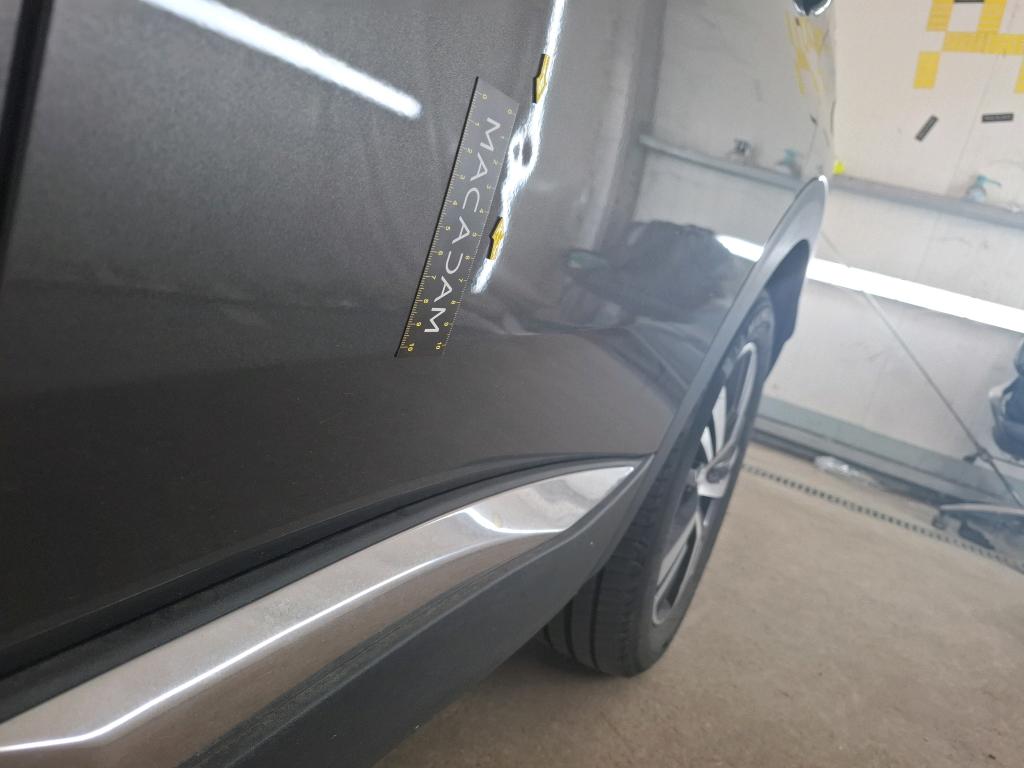 PEUGEOT 3008 Hybrid 225 e-EAT8 Roadtrip 2022