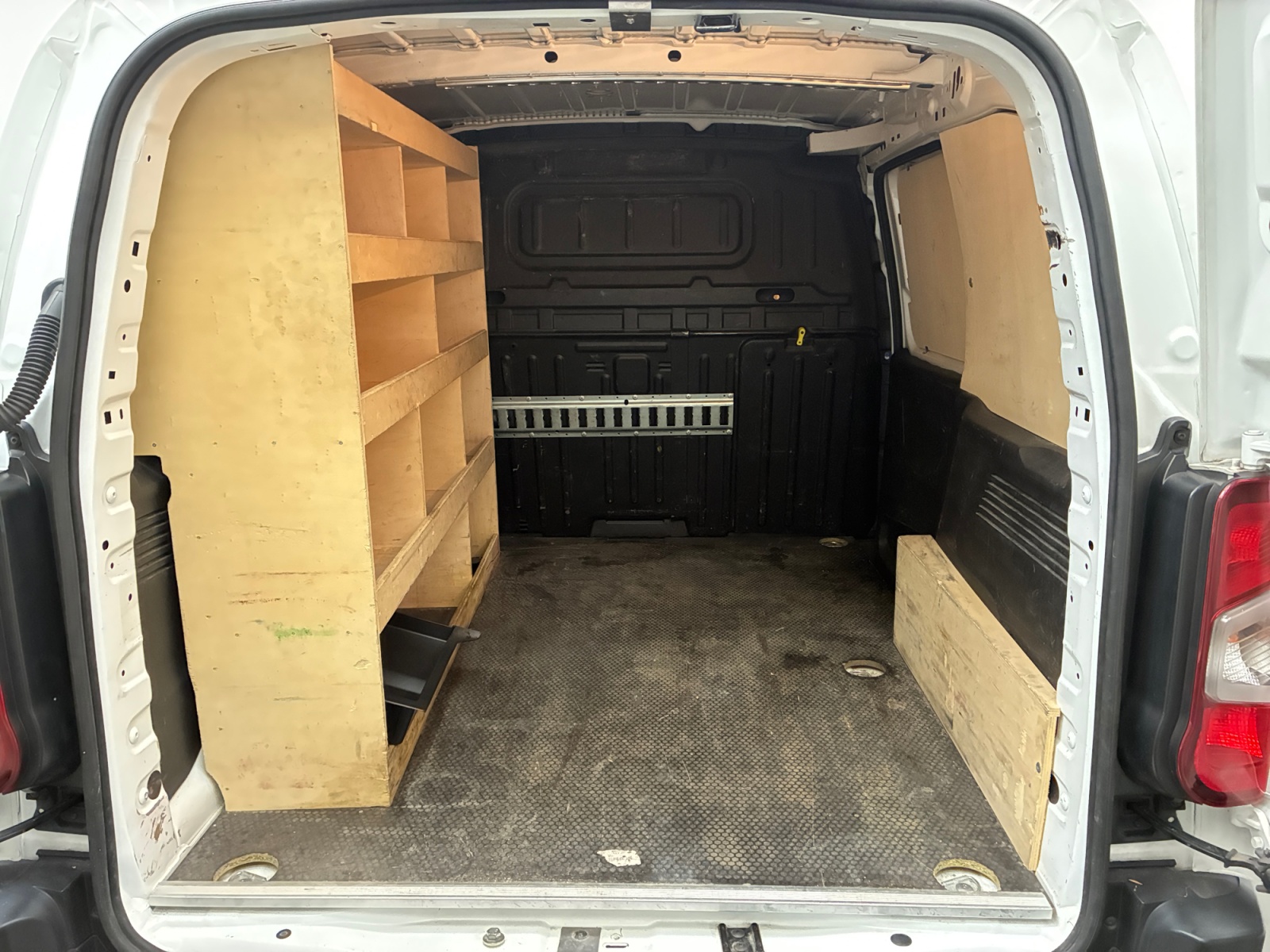 PEUGEOT PARTNER FOURGON STANDARD 1000 KG BLUEHDI 100 S&S BVM5 ASPHALT 2021