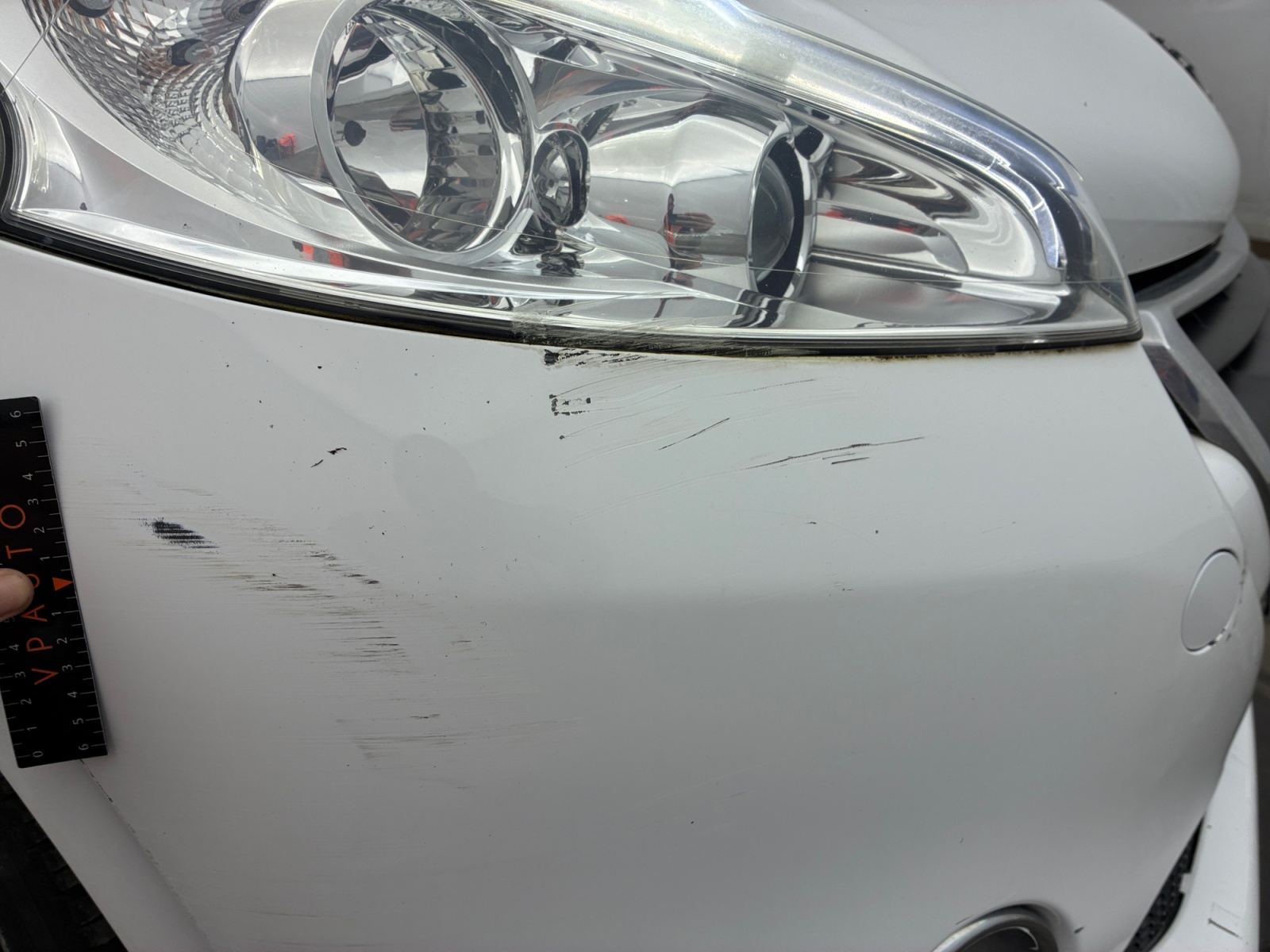 PEUGEOT 208 1.6 e-HDi 92ch ETG6 Allure 2014