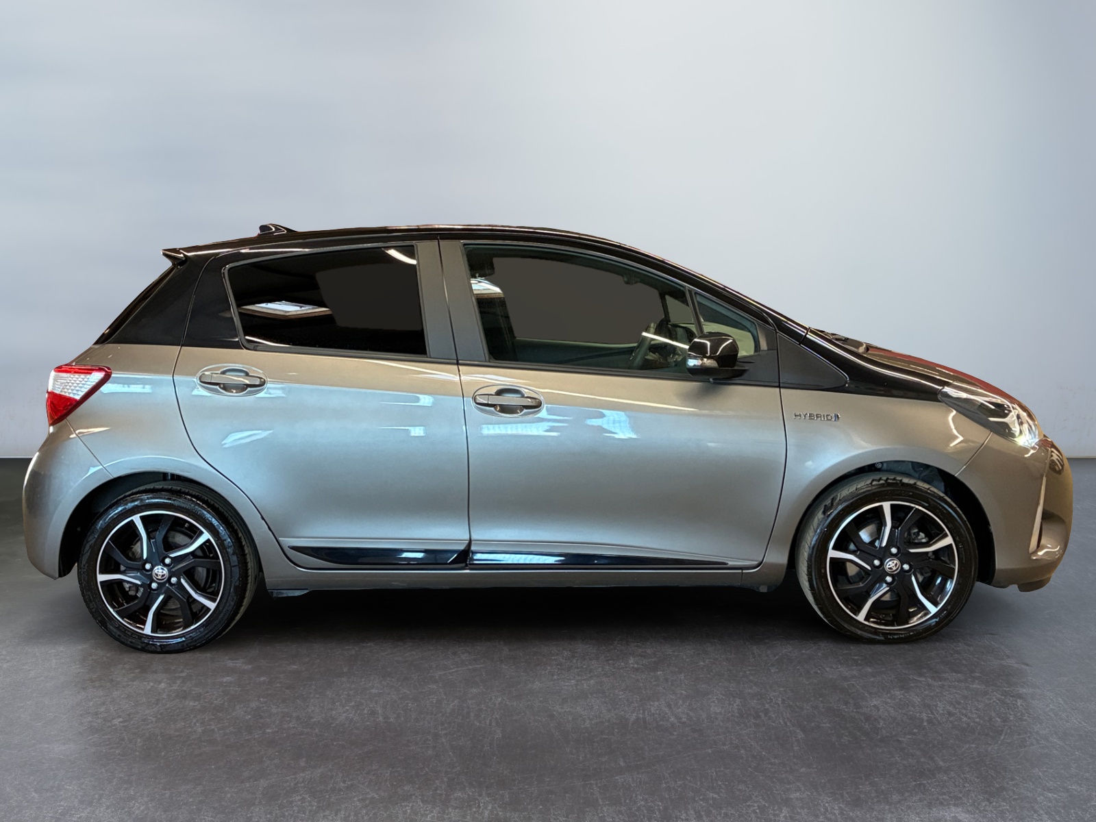TOYOTA Yaris Hybride 100h Collection Collection 2018