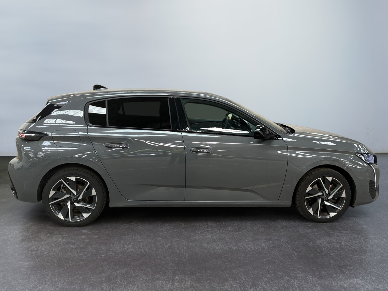 PEUGEOT 308 Hybrid 145 e-DCS6 Allure 2025