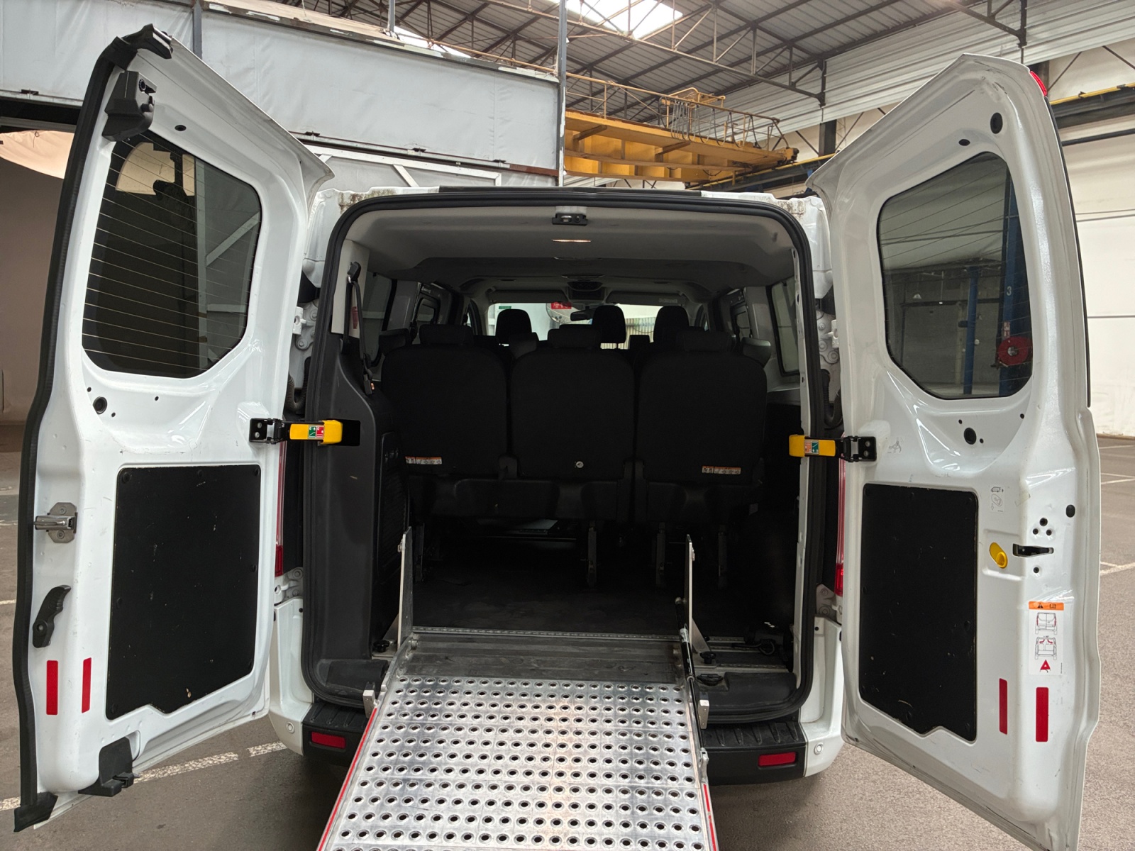 FORD TRANSIT CUSTOM KOMBI TPMR 320 L2H1 2.0 EcoBlue 130 Trend Business 2020