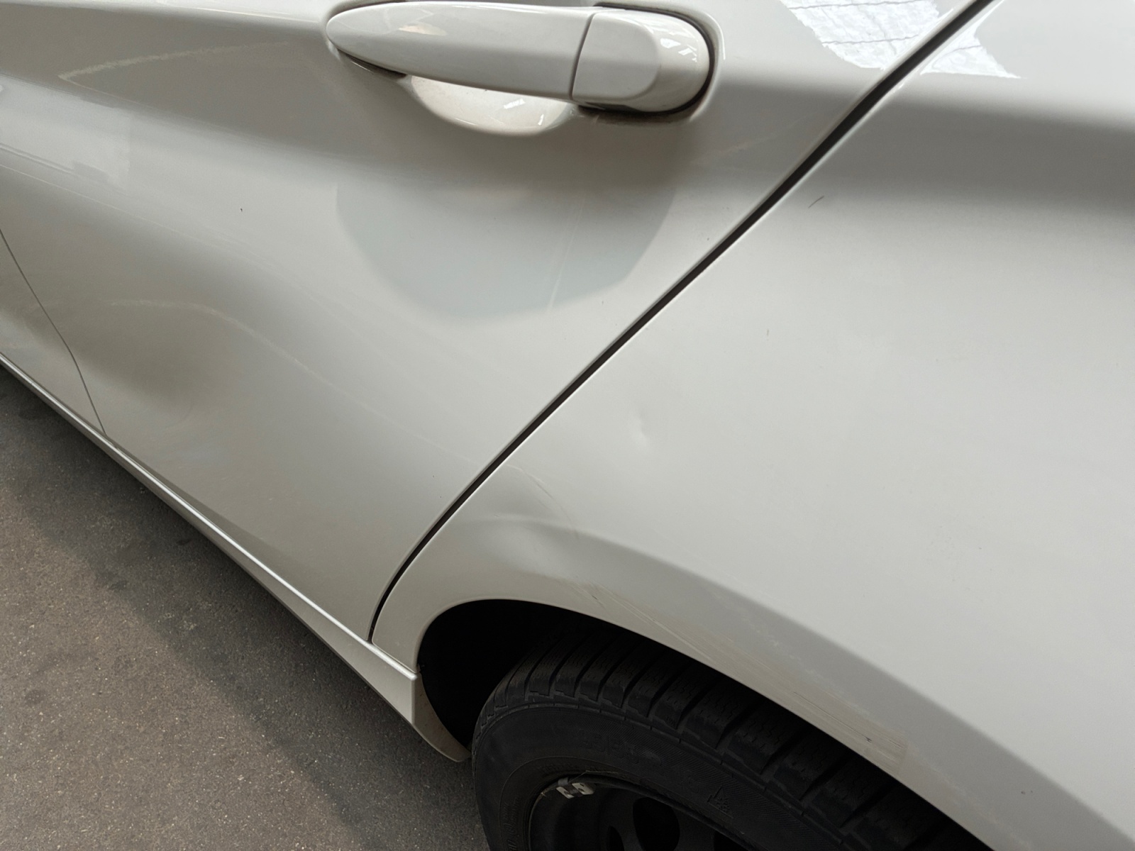 BMW SERIE 1 118i 170 ch Sport 2012