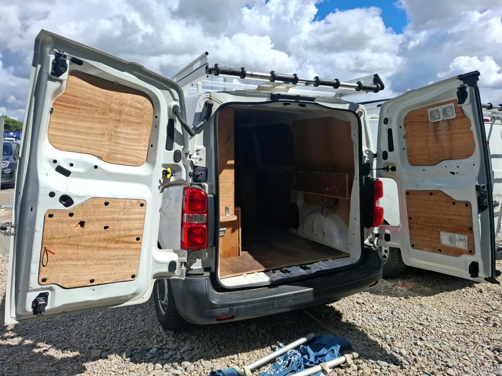 PEUGEOT EXPERT FOURGON TOLE STANDARD 1.5 BLUEHDI 120 S&S BVM6 PREMIUM 2022