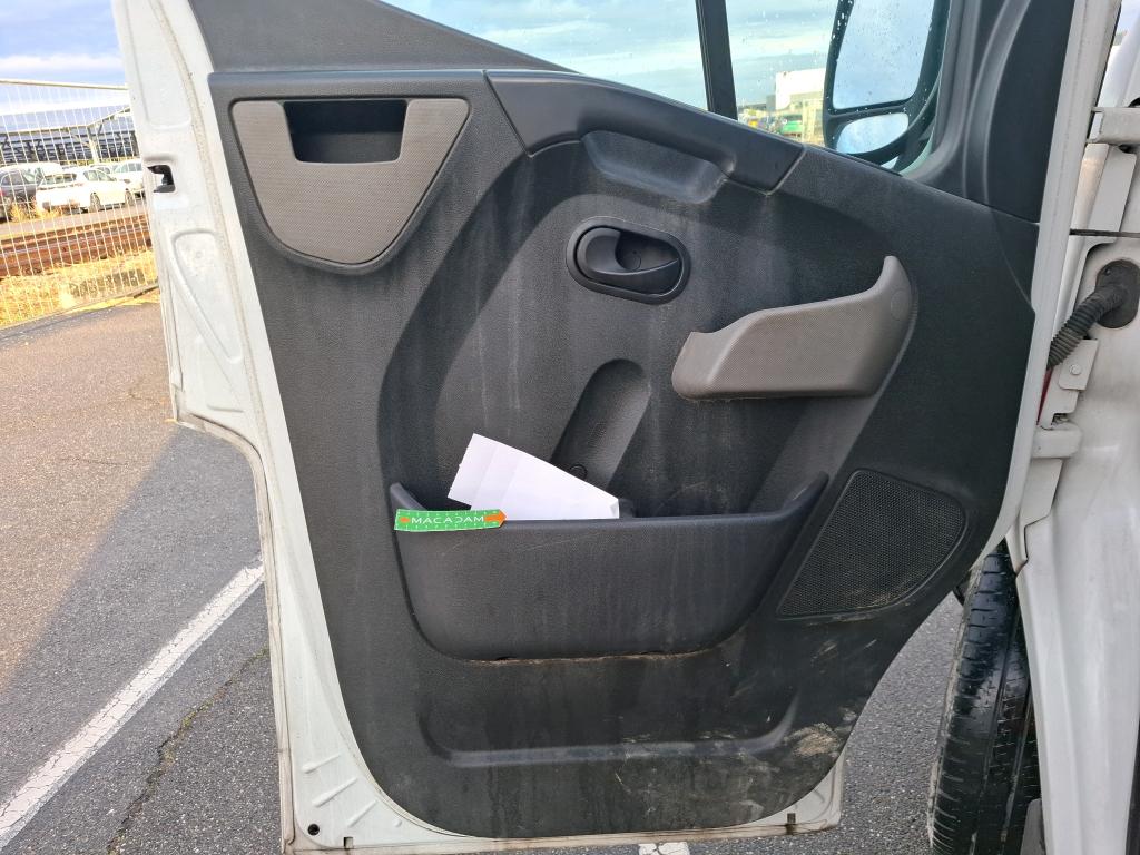 RENAULT MASTER FOURGON FGN L2H2 3.5t 2.3 dCi 130 E6 GRAND CONFORT 2017