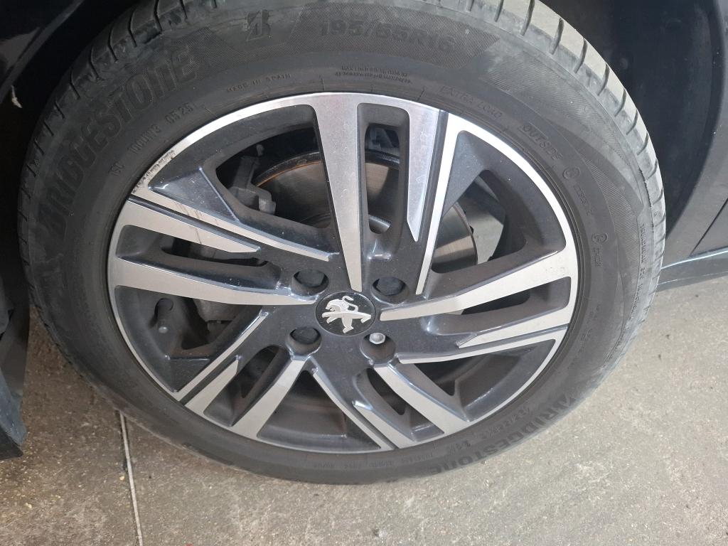 PEUGEOT 208) 208 PureTech 100 S&S EAT8 Allure Pack 2023