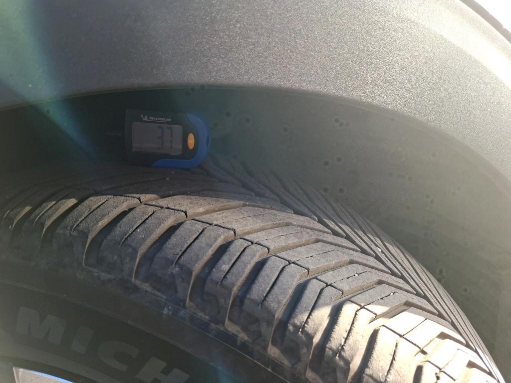PEUGEOT 5008 Hybrid 136 e-DCS6 Allure Pack 2024