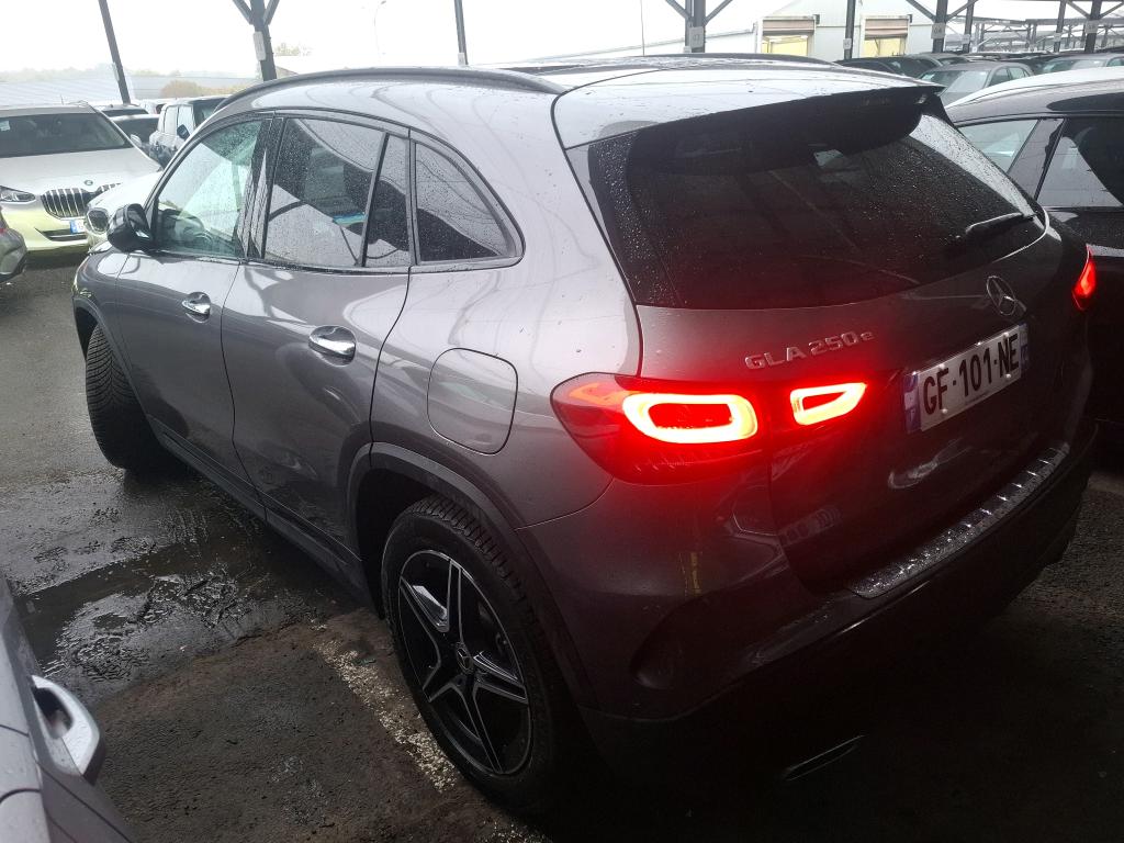 MERCEDES-BENZ GLA 250 e 8G-DCT AMG Line 2022