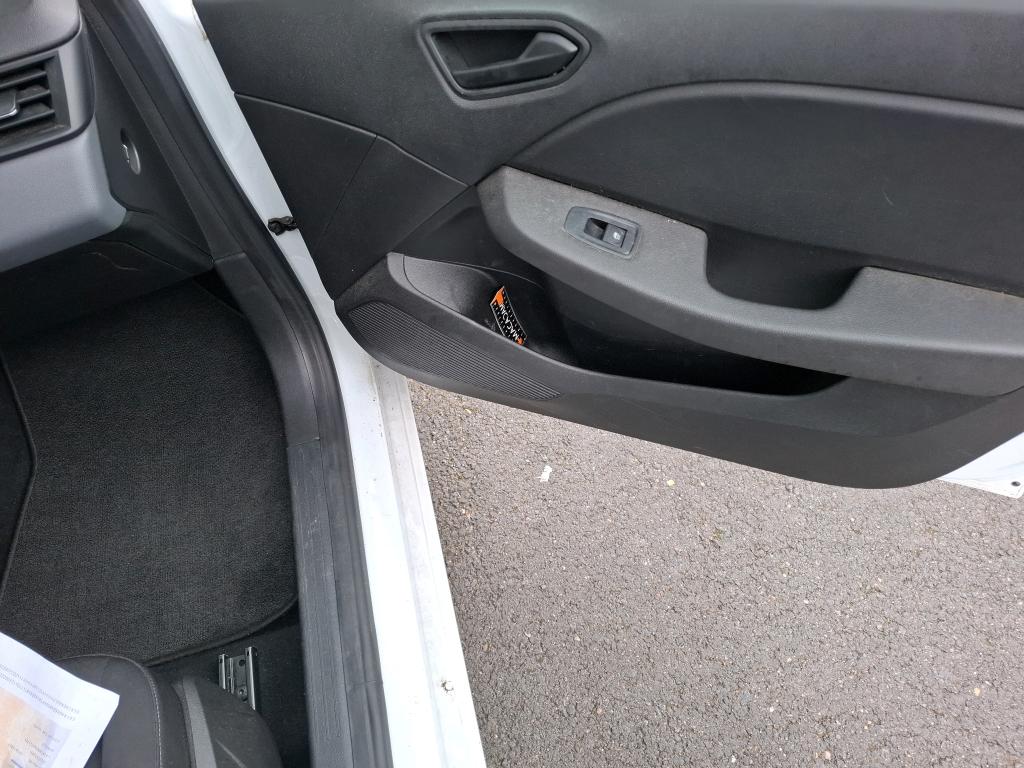 RENAULT CLIO SOCIETE BLUE DCI 100 - 21N AIR NAV 2022