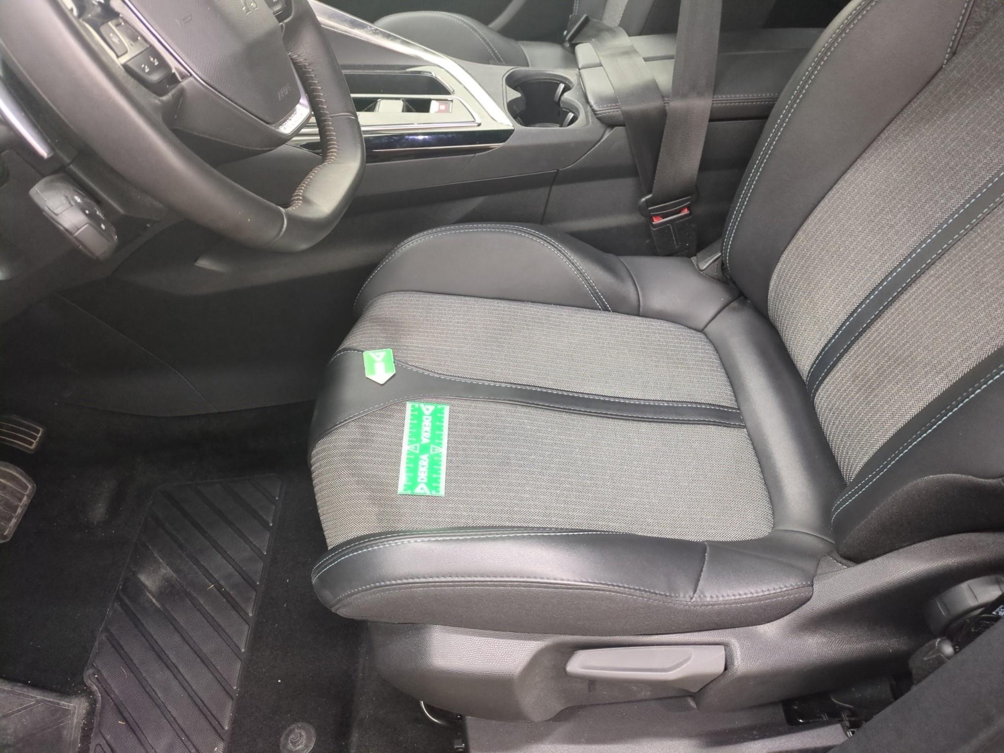 PEUGEOT 5008 Hybrid 136 e-DCS6 Allure Pack 2024