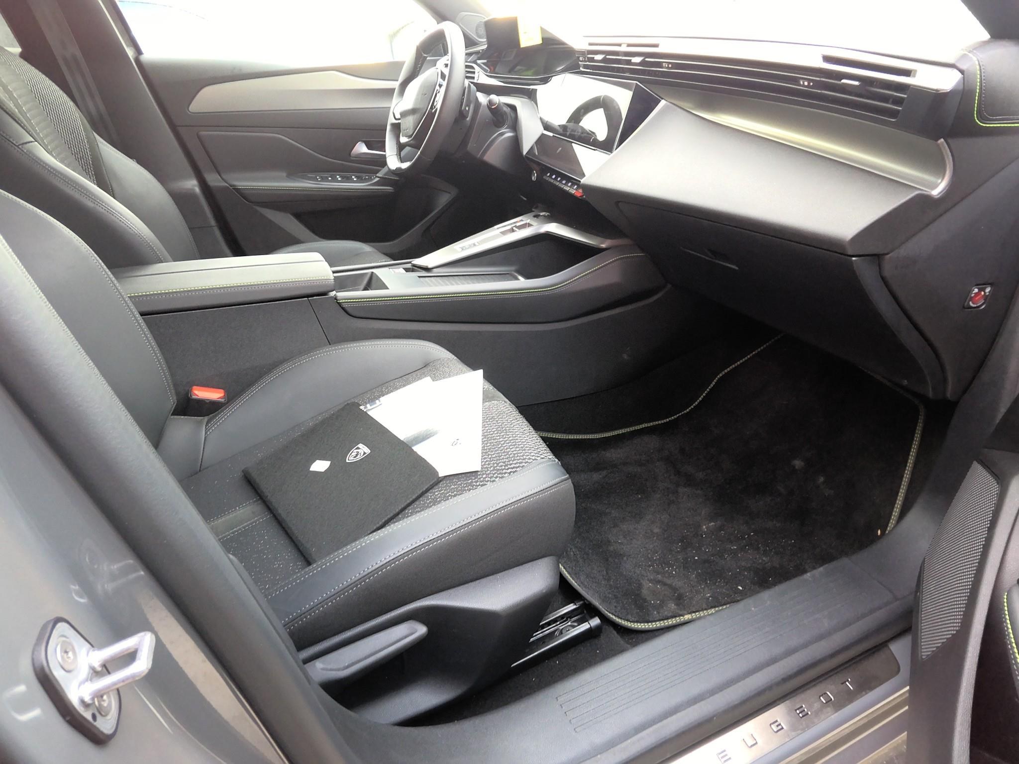 PEUGEOT 308 Hybrid 145 e-DCS6 GT 2025