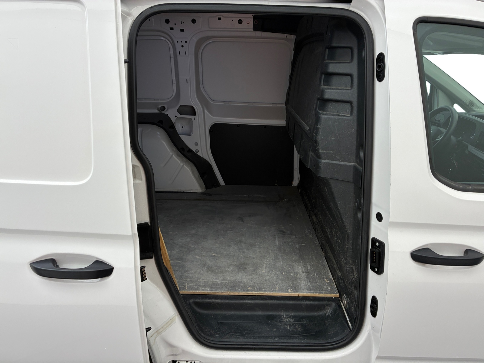 VOLKSWAGEN CADDY 2023